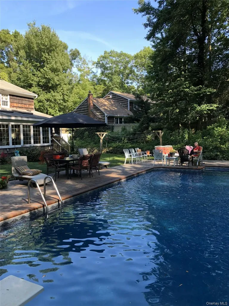 105 Rustic Road Port Jefferson NY 11777
