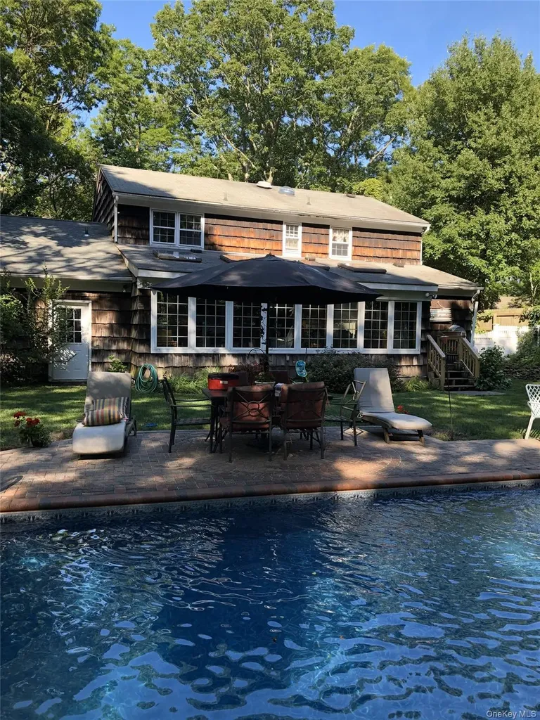 105 Rustic Road Port Jefferson NY 11777