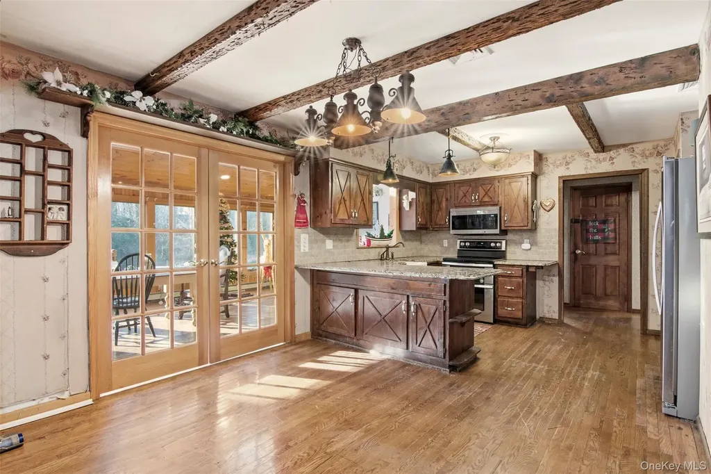 105 Rustic Road Port Jefferson NY 11777