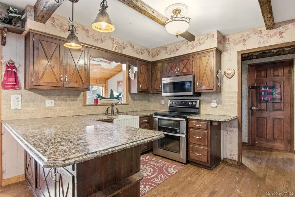 105 Rustic Road Port Jefferson NY 11777