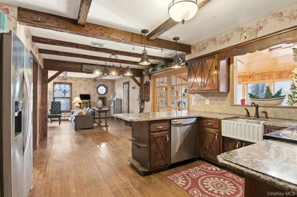 105 Rustic Road Port Jefferson NY 11777