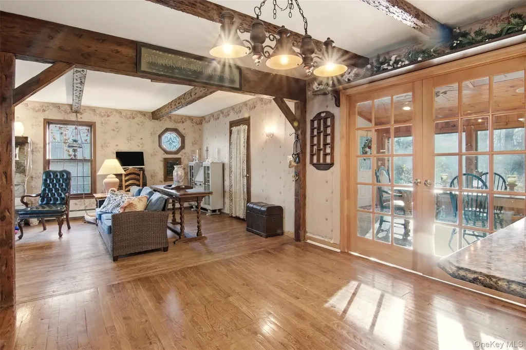105 Rustic Road Port Jefferson NY 11777