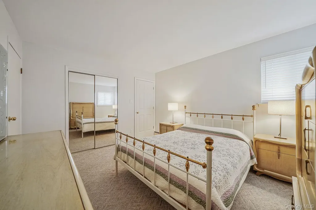 126 W 3rd Street Deer Park NY 11729