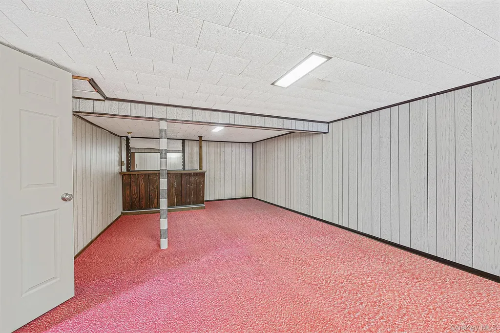 126 W 3rd Street Deer Park NY 11729