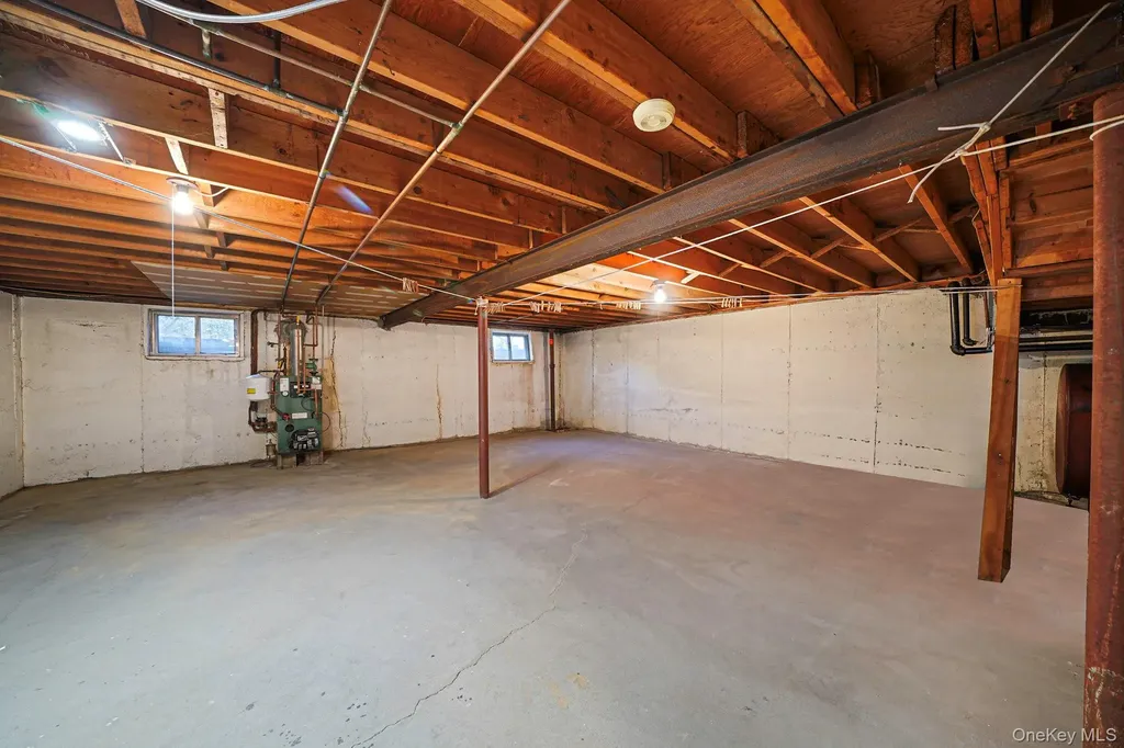 126 W 3rd Street Deer Park NY 11729