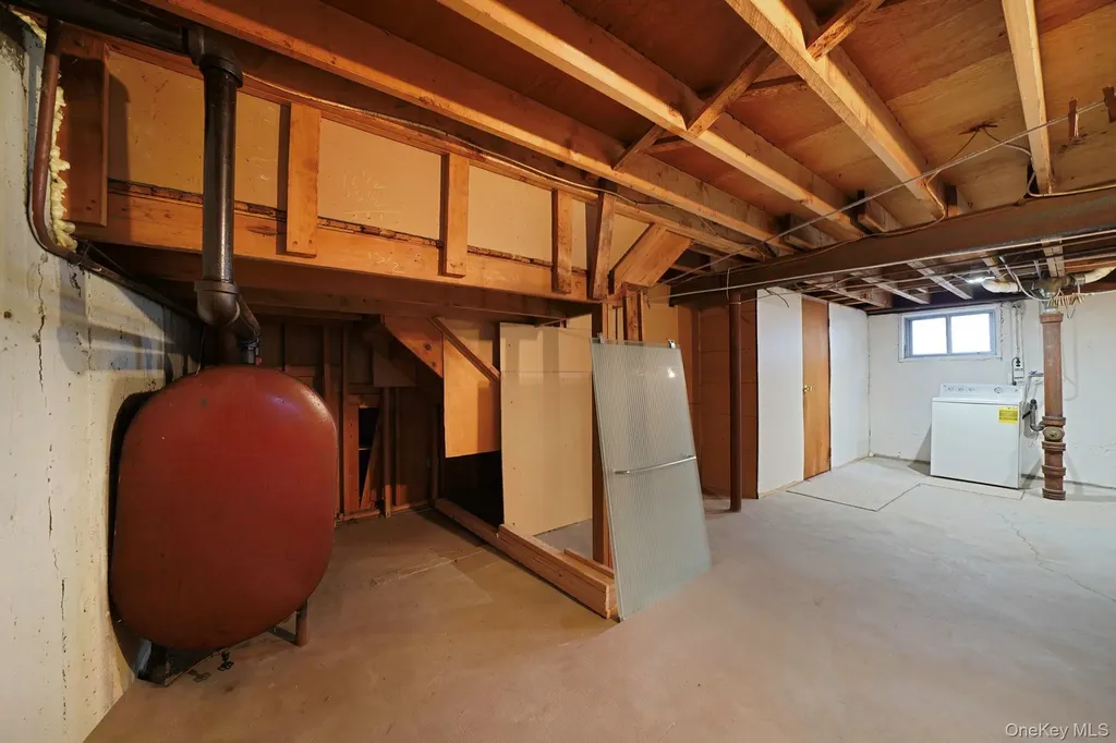 126 W 3rd Street Deer Park NY 11729