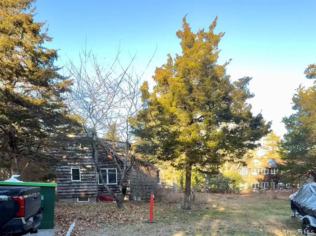 39 Cedar Drive Southampton NY 11968
