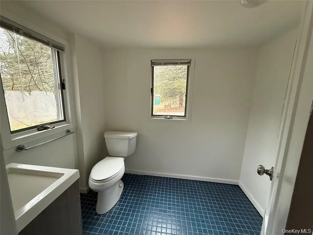 39 Cedar Drive Southampton NY 11968