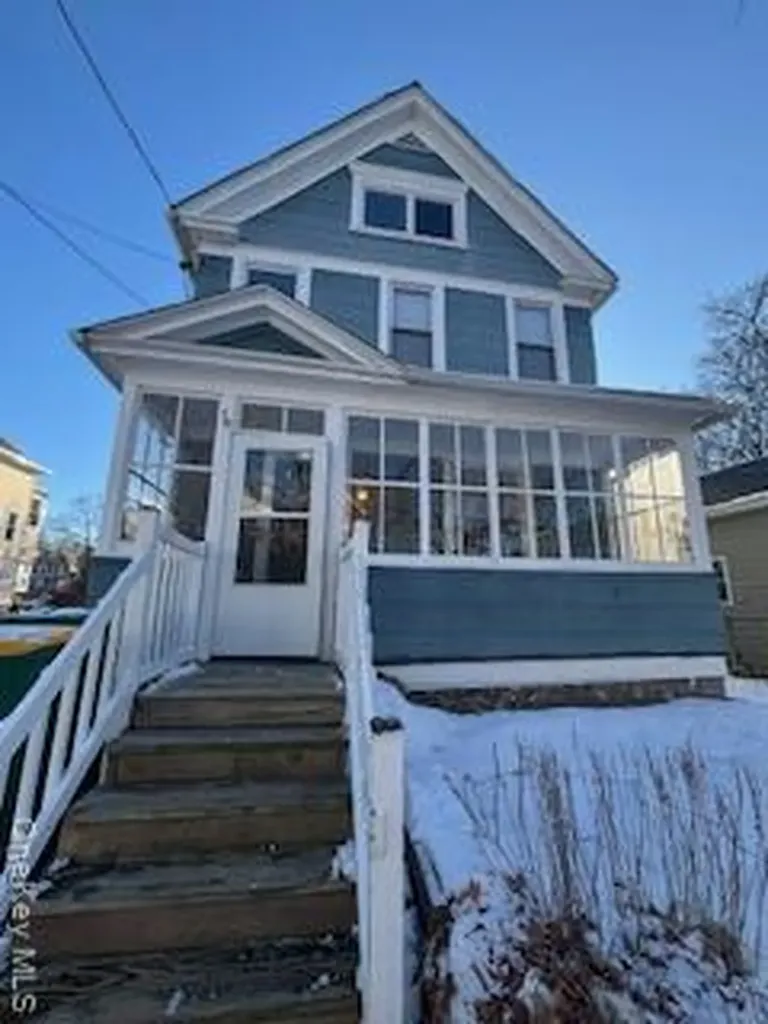 3 Dean Place Poughkeepsie NY 12601