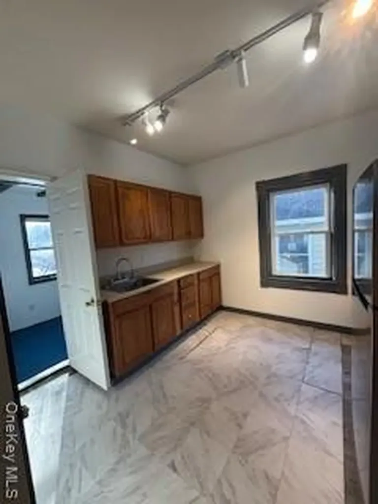 3 Dean Place Poughkeepsie NY 12601