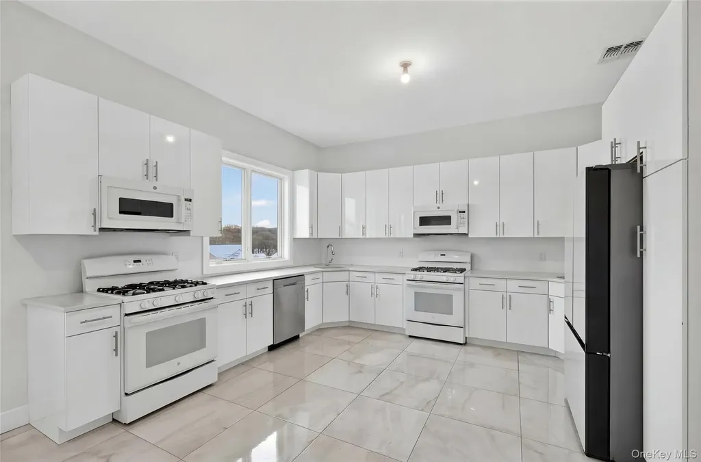 22 Lionel Passage Monroe NY 10950