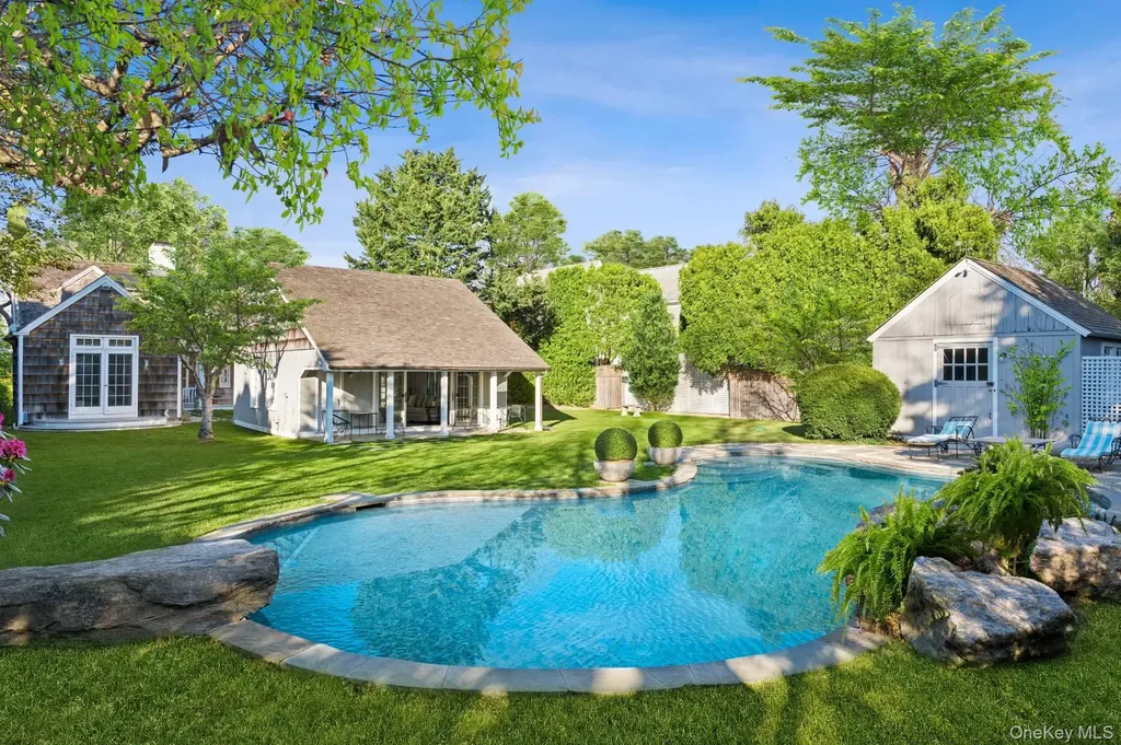 94 Post Lane Southampton NY 11968