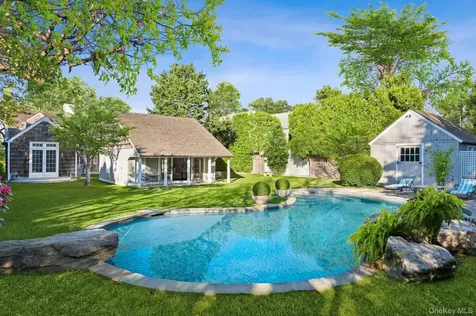 94 Post Lane Southampton NY 11968