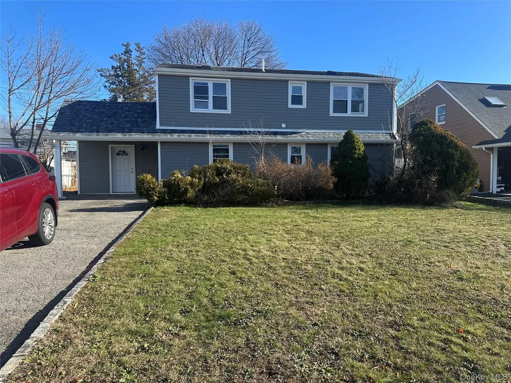 11 Belfry Lane Hicksville NY 11801