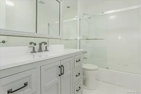 93 Searingtown Road Albertson NY 11507