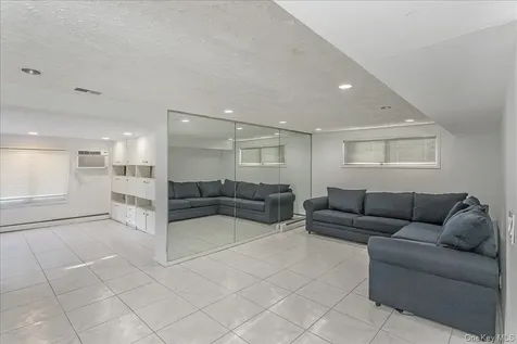 93 Searingtown Road Albertson NY 11507