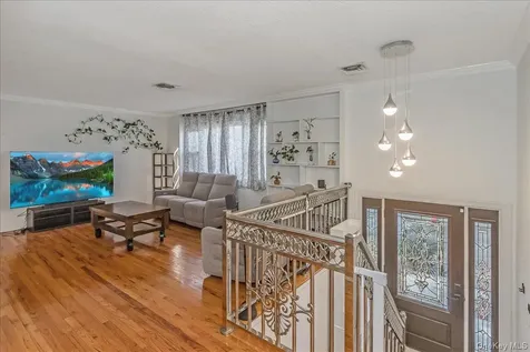 93 Searingtown Road Albertson NY 11507