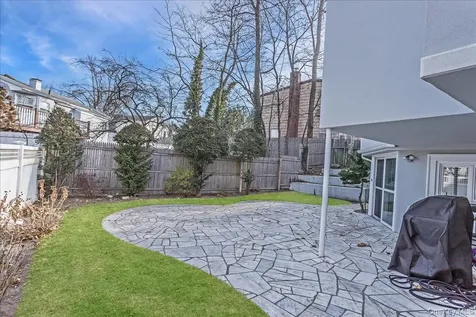 93 Searingtown Road Albertson NY 11507