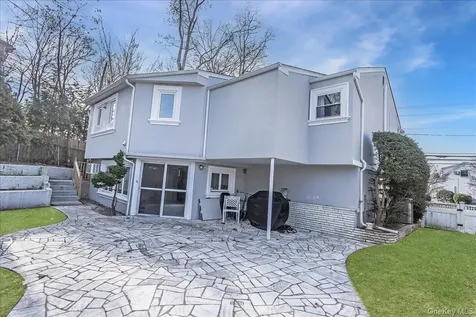 93 Searingtown Road Albertson NY 11507