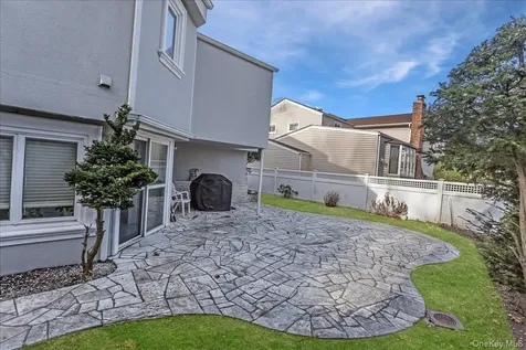 93 Searingtown Road Albertson NY 11507