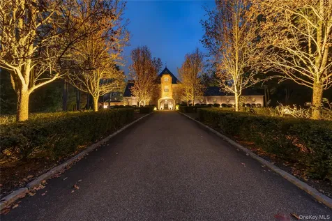 8 Serenite Lane Muttontown NY 11791