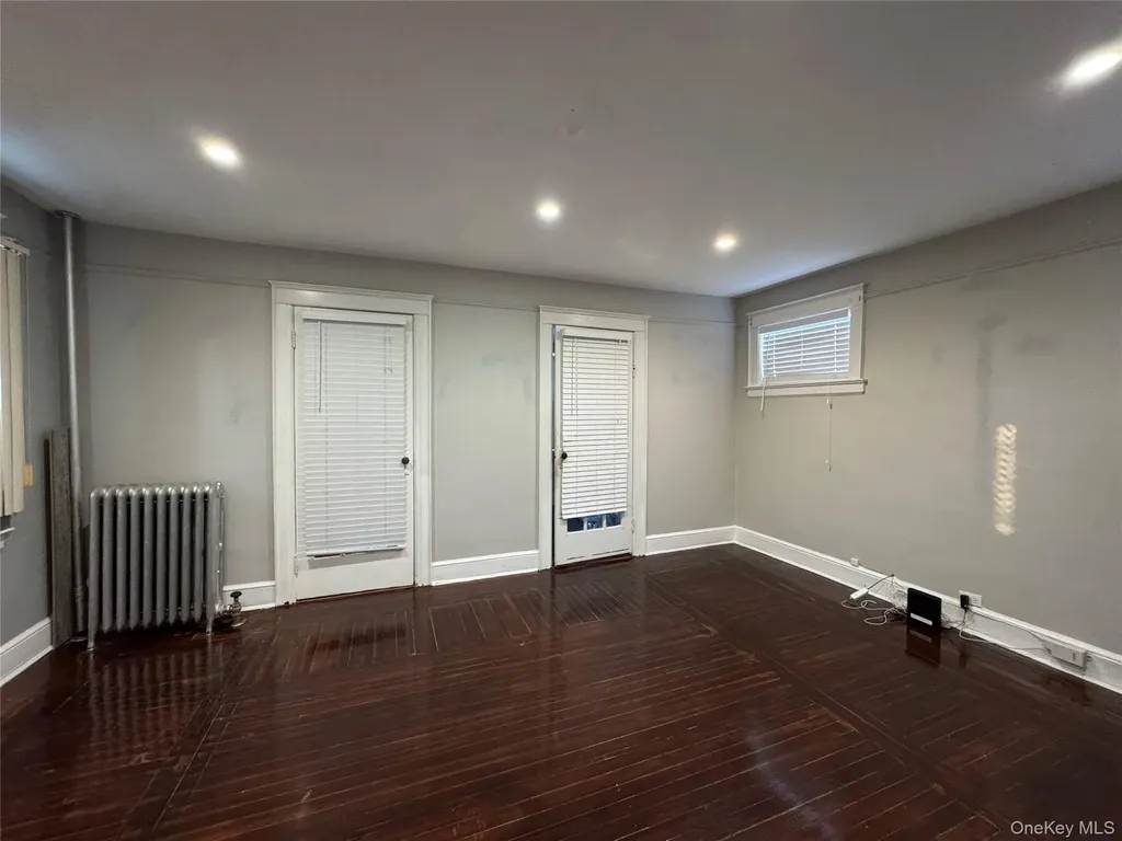19 Hamilton Hempstead NY 11550