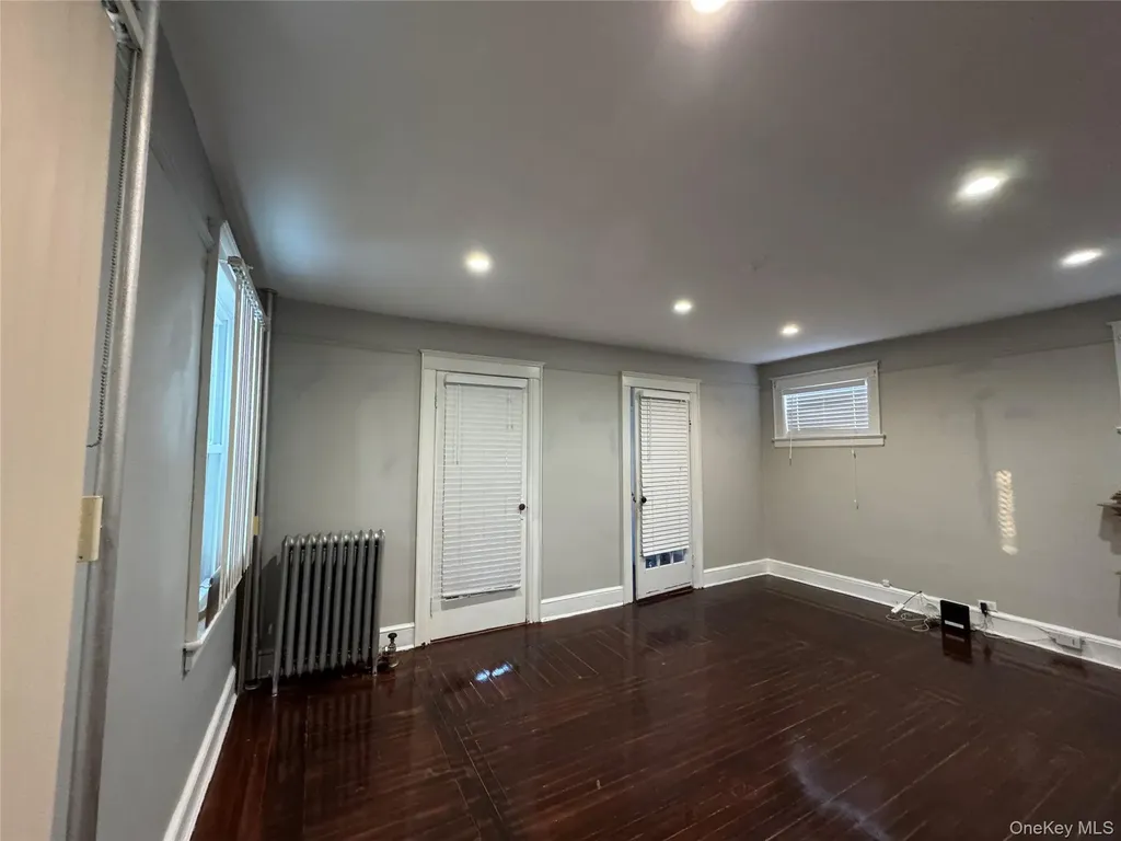 19 Hamilton Hempstead NY 11550