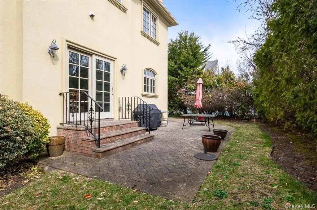 70 Lewis Avenue Atlantic Beach NY 11509