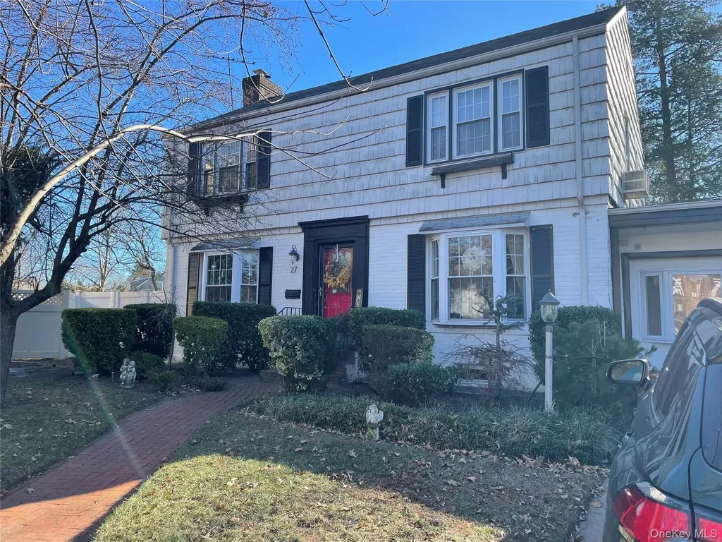 27 Birch Lane Valley Stream NY 11581