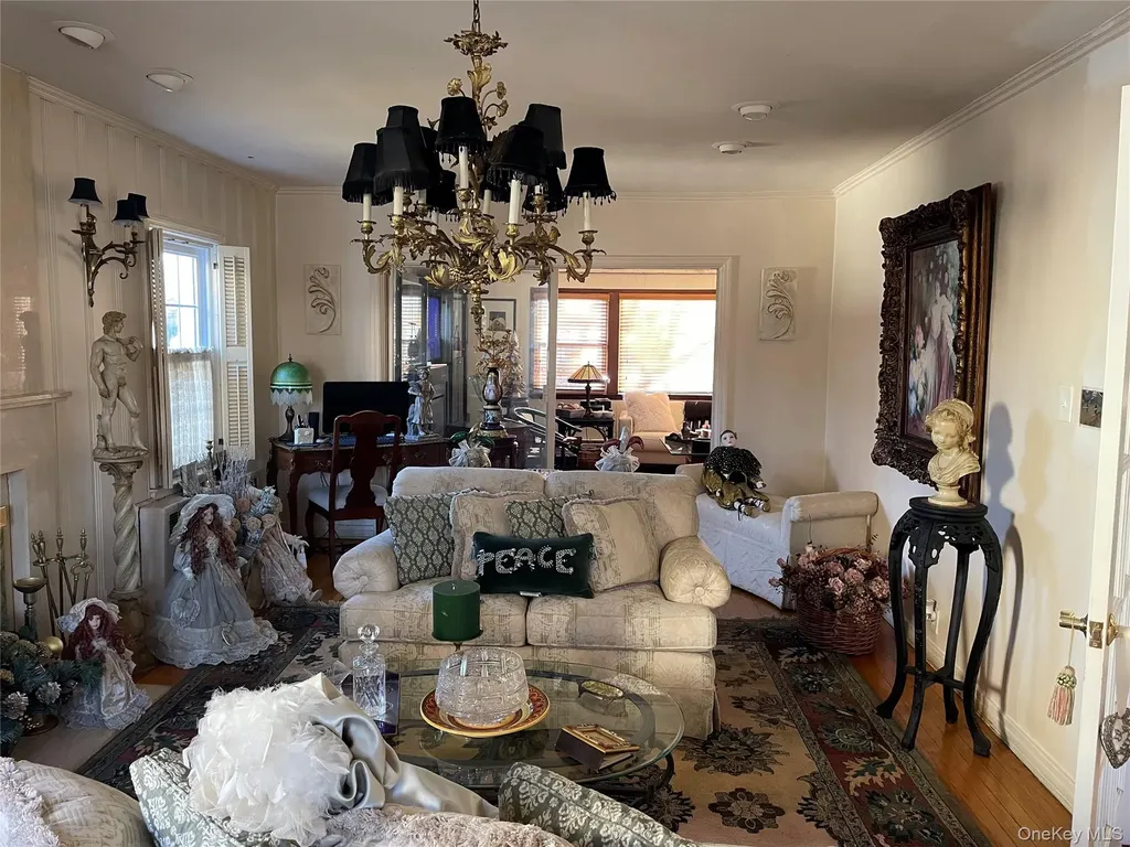 27 Birch Lane Valley Stream NY 11581