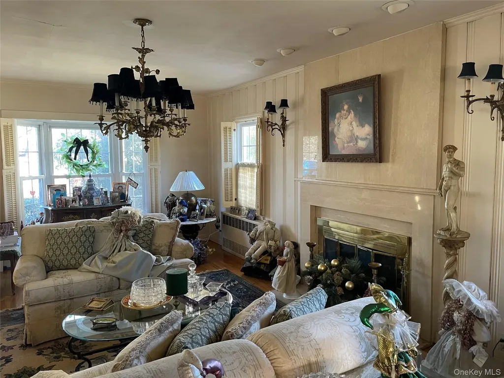 27 Birch Lane Valley Stream NY 11581