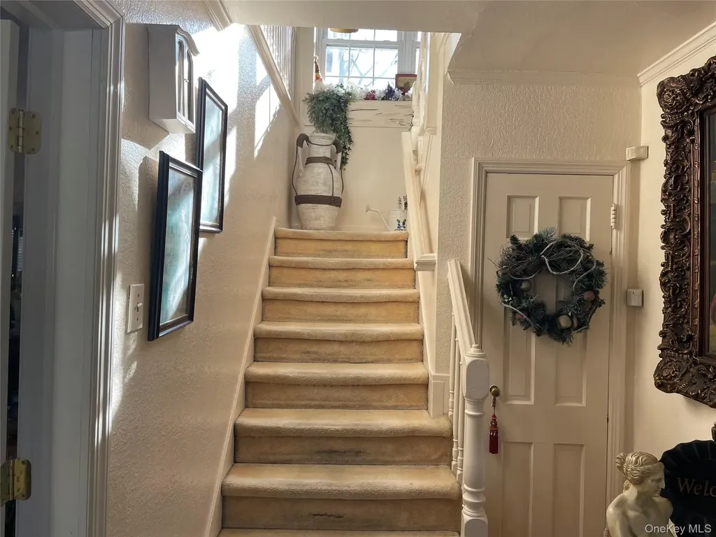 27 Birch Lane Valley Stream NY 11581