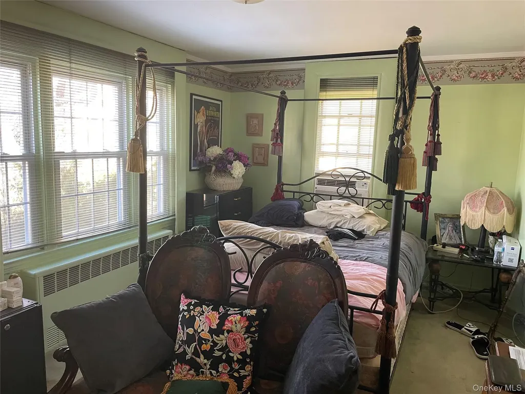 27 Birch Lane Valley Stream NY 11581