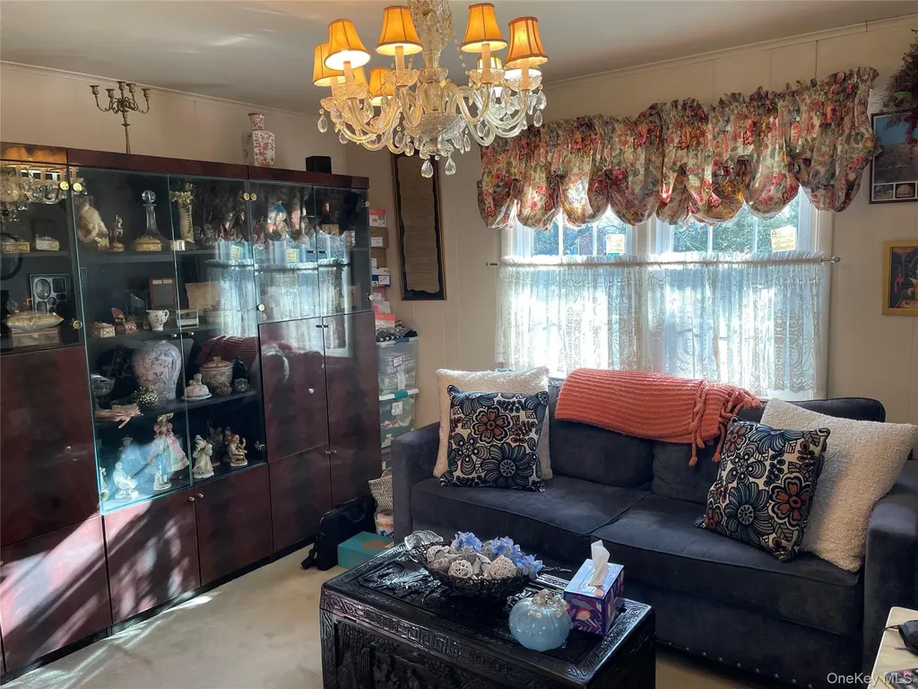 27 Birch Lane Valley Stream NY 11581