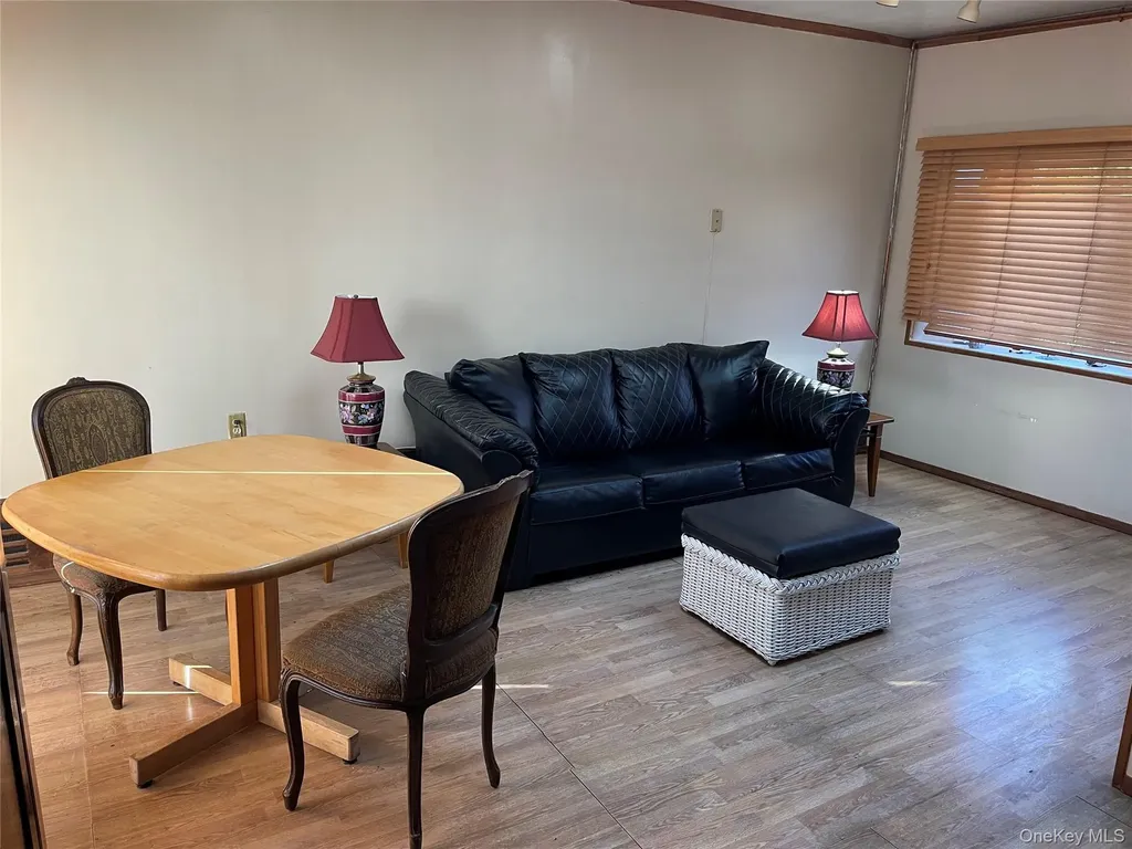 27 Birch Lane Valley Stream NY 11581