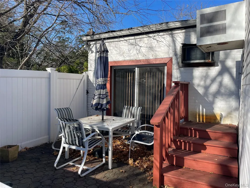 27 Birch Lane Valley Stream NY 11581
