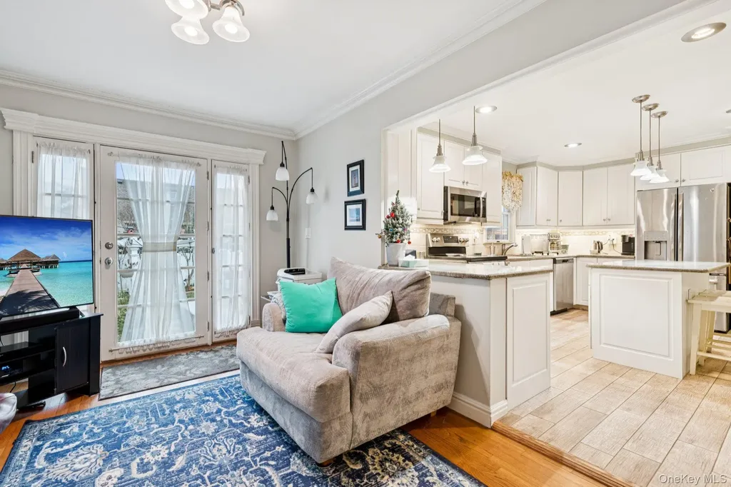 251 Hamilton Avenue Massapequa NY 11758