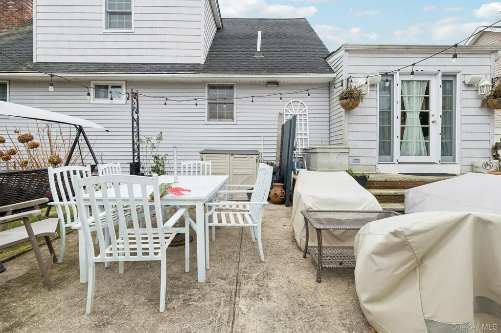 251 Hamilton Avenue Massapequa NY 11758