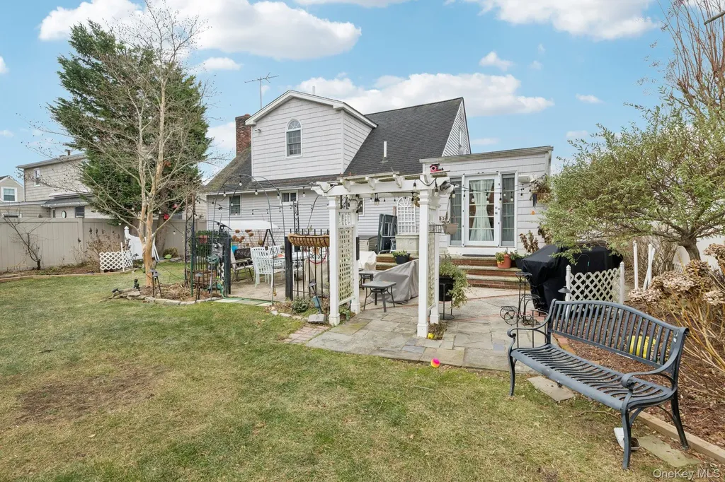 251 Hamilton Avenue Massapequa NY 11758