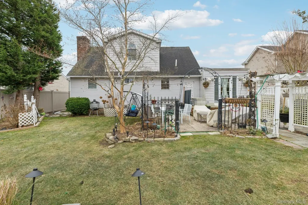251 Hamilton Avenue Massapequa NY 11758