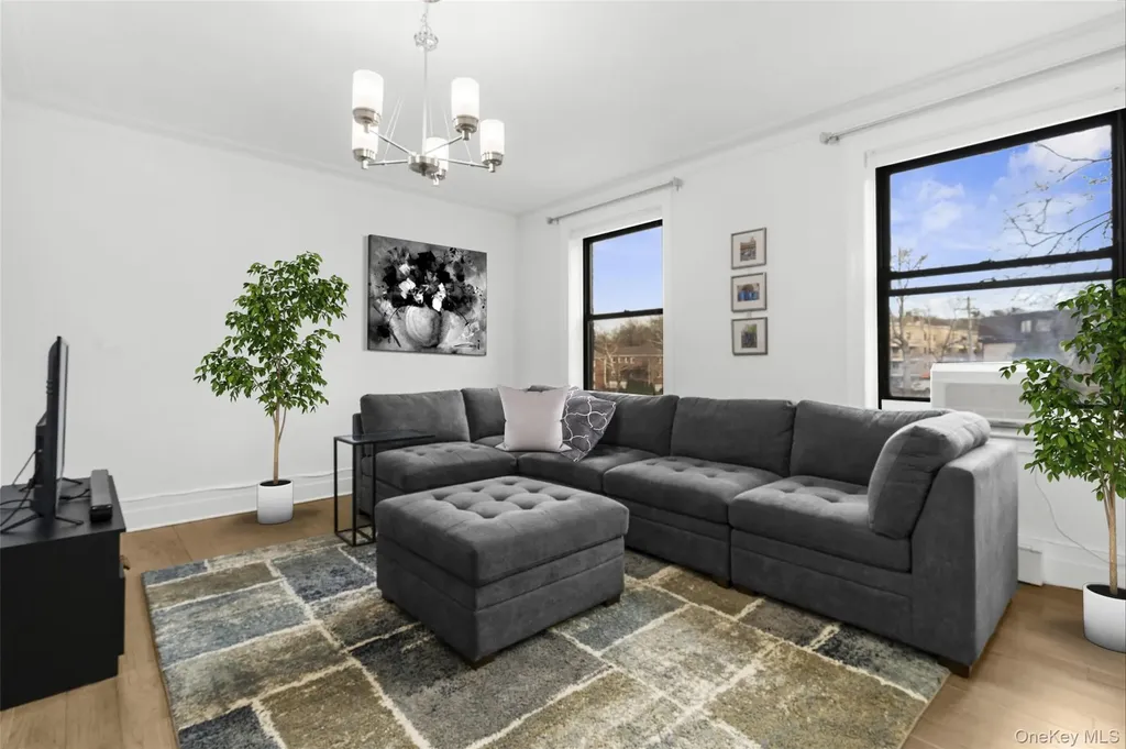 37 Brompton Road Great Neck NY 11022