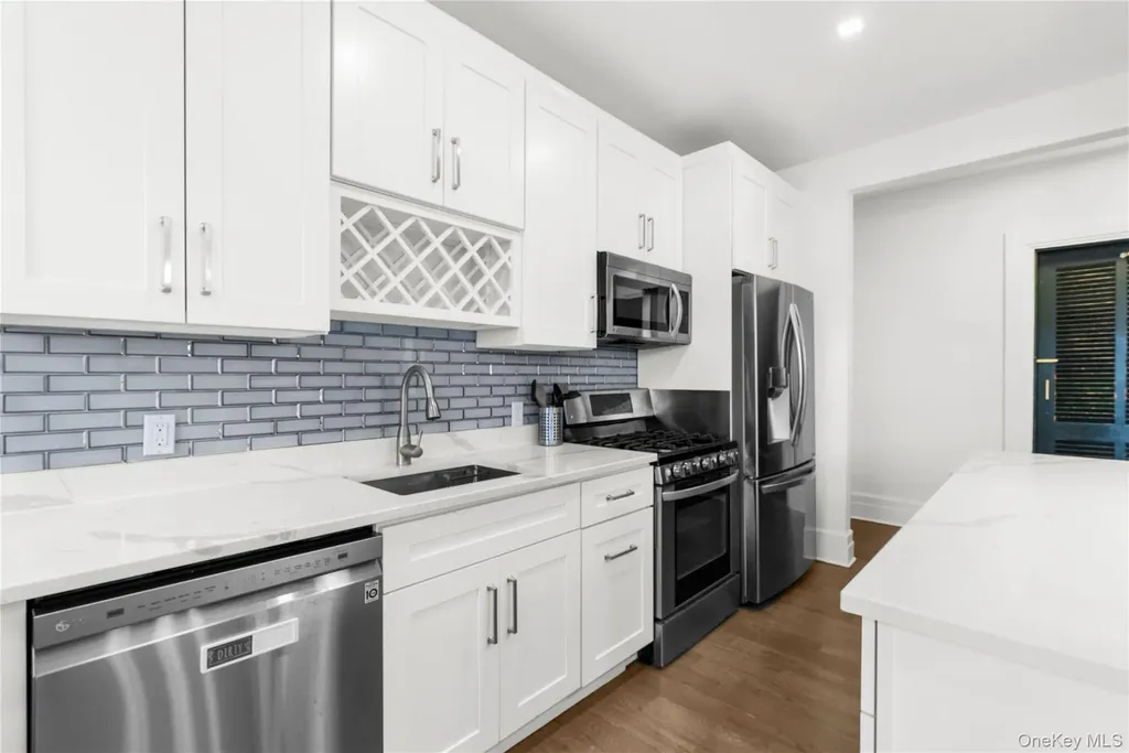 37 Brompton Road Great Neck NY 11022