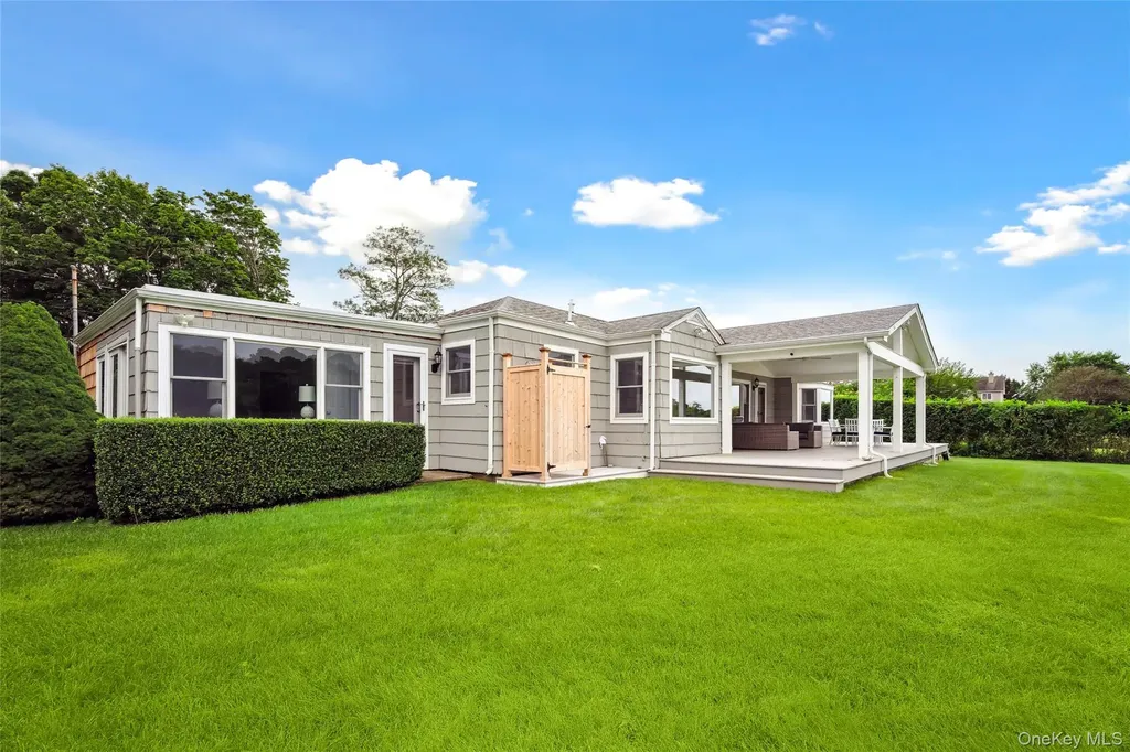 19 Bishop Avenue Westhampton NY 11977