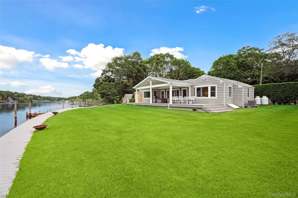 19 Bishop Avenue Westhampton NY 11977