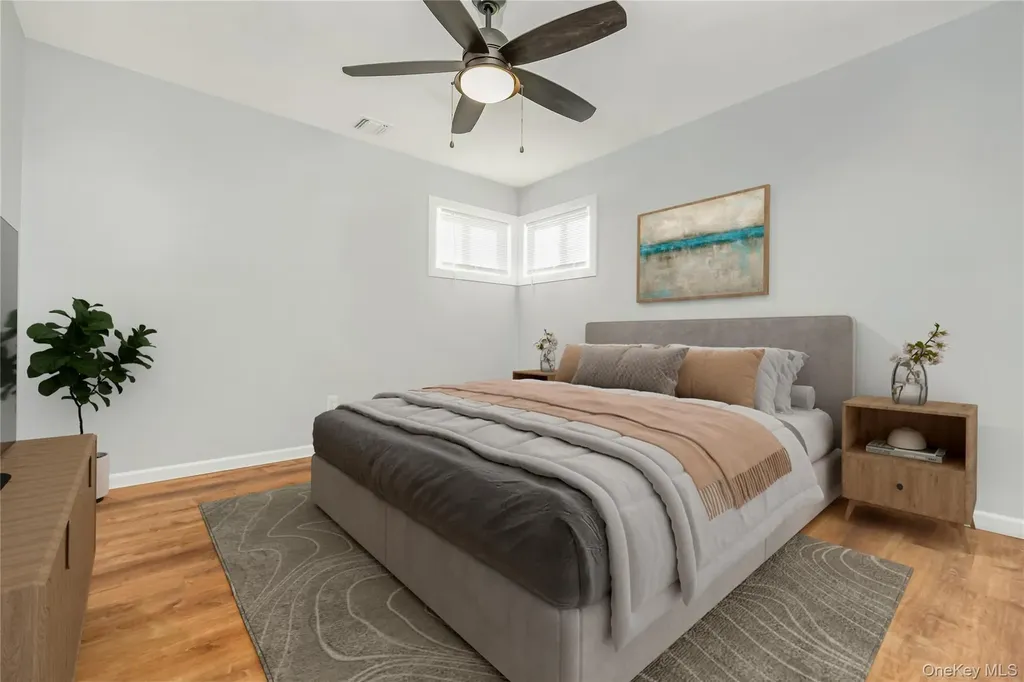 147 W Hampton Road Lindenhurst NY 11757