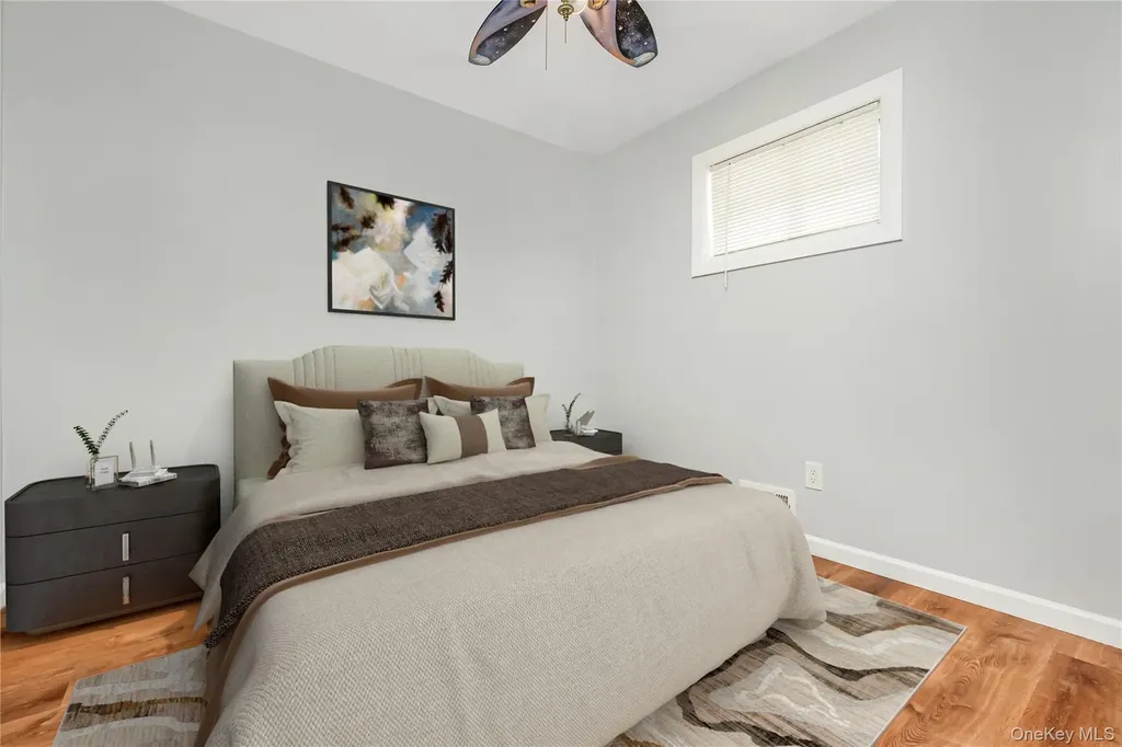 147 W Hampton Road Lindenhurst NY 11757