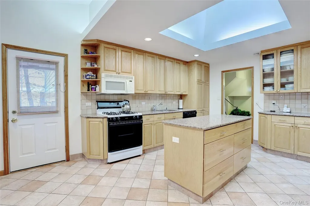 Monsey NY 10952