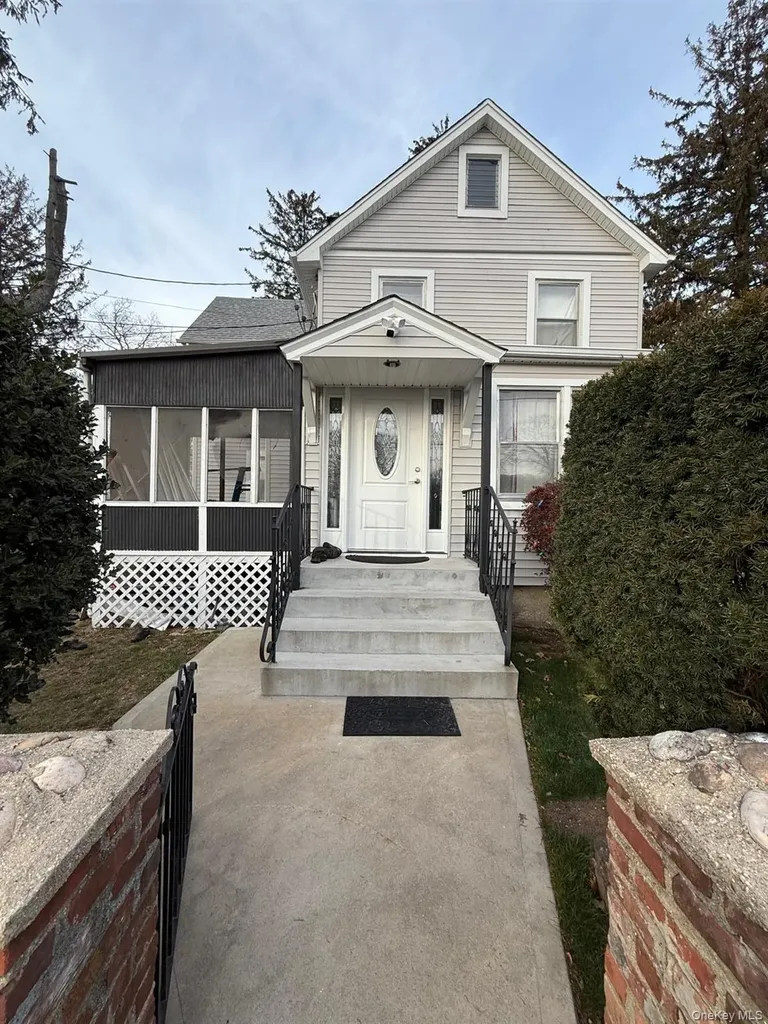 41 Stone Avenue North Babylon NY 11703