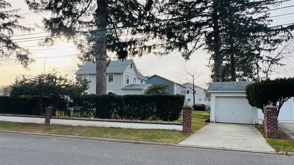 41 Stone Avenue North Babylon NY 11703