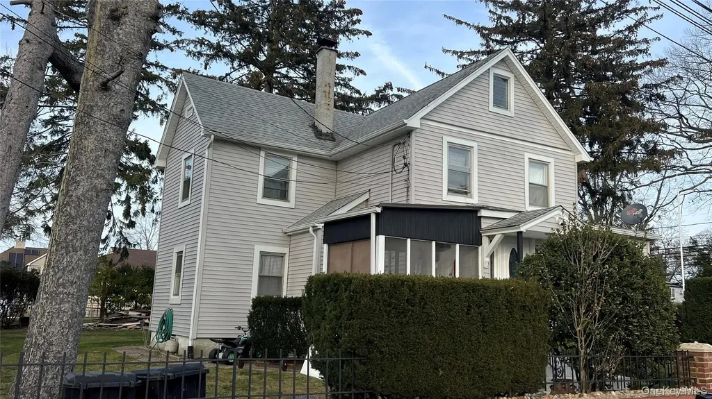41 Stone Avenue North Babylon NY 11703